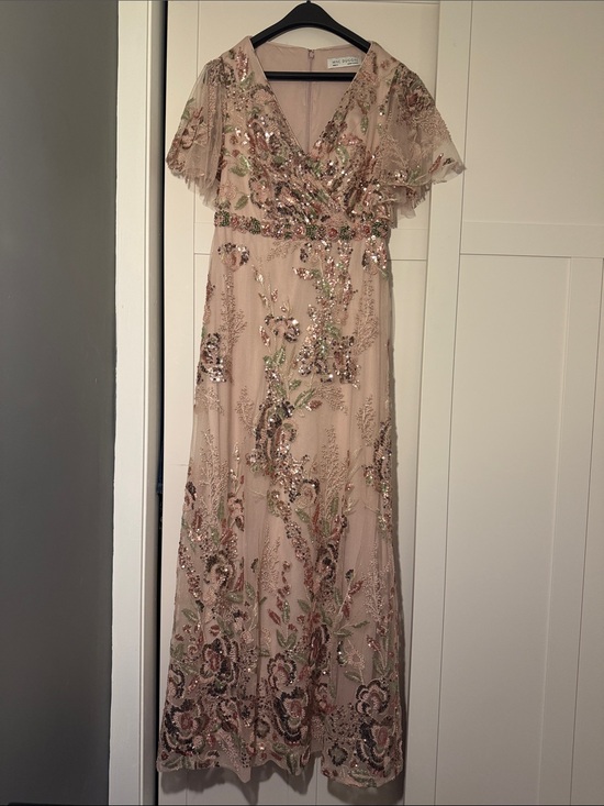 Mac Duggal Dresses & Skirts - Elegant Mac Duggal Blush Floral Sequin V-Neck Evening Gown